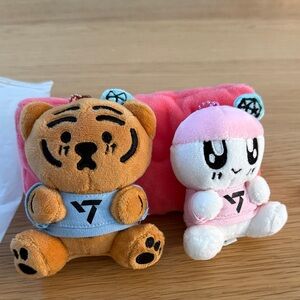 SVT Official Keyring Set